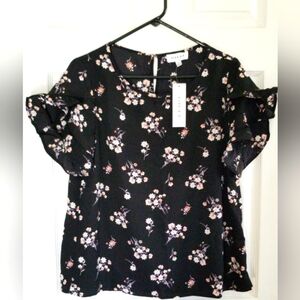 NWT  Ladies GILLI short sleeve blouse.